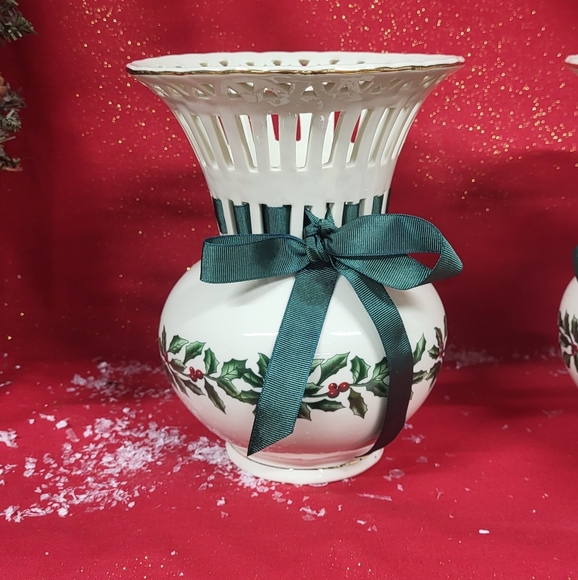 ❄️ (VINTAGE) Madison & Max:: Christmas Vases - Picture 2 of 12